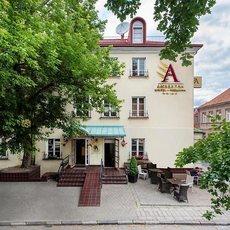 Amberton Cozy Hotel Kaunas Buitenkant foto